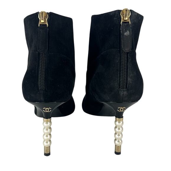 Chanel 2020 CC Suede Pearl Heel Cap Toe Logo Boots Black - Picture 7 of 16